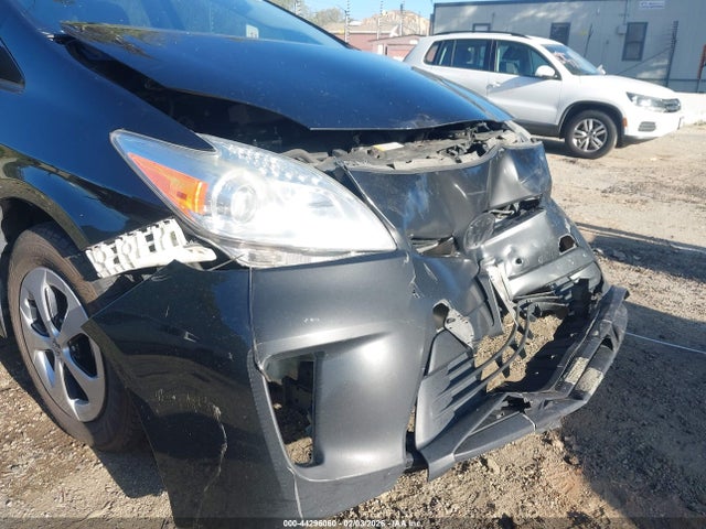 Toyota Prius Two 2015 JTDKN3DU1F0475822 Image 12
