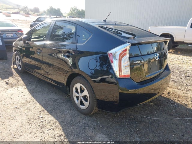 Toyota Prius Two 2015 JTDKN3DU1F0475822 Image 3