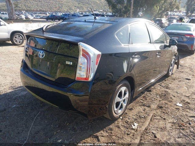 Toyota Prius Two 2015 JTDKN3DU1F0475822 Image 4