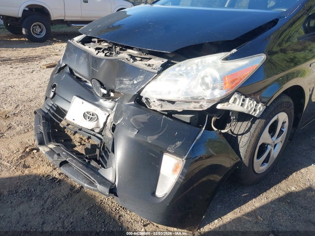Toyota Prius Two 2015 JTDKN3DU1F0475822 Image 6