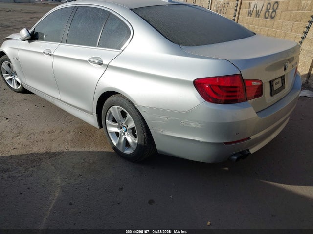 2012 BMW 528I WBAXG5C53CDX05917 Photo 2