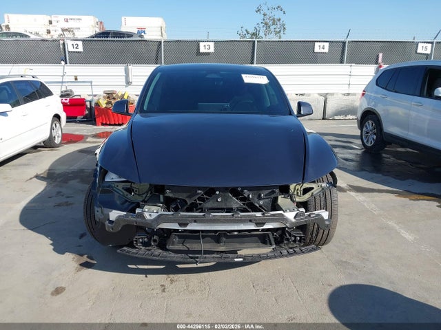 2026 Tesla Model Y Premium Rear-wheel Drive/standard Rear-wheel Drive მანქანა იყიდება აუქციონზე, vin: 7SAYGDED5TA485596, აუქციონის ნომერი: 44296115