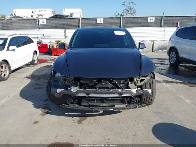 2026 Tesla Model Y Premium Rear-wheel Drive/standard Rear-wheel Drive მანქანა იყიდება აუქციონზე, vin: 7SAYGDED5TA485596, აუქციონის ნომერი: 44296115