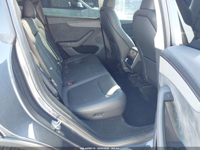 2026 Tesla Model Y Premium Rear-wheel Drive/standard Rear-wheel Drive მანქანა იყიდება აუქციონზე, vin: 7SAYGDED5TA485596, აუქციონის ნომერი: 44296115