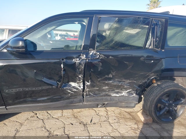 44296144 :رقم المزاد ، 1C4RJKAG8P8835156 vin ، 2023 Jeep Grand Cherokee L Altitude 4x4 مزاد بيع