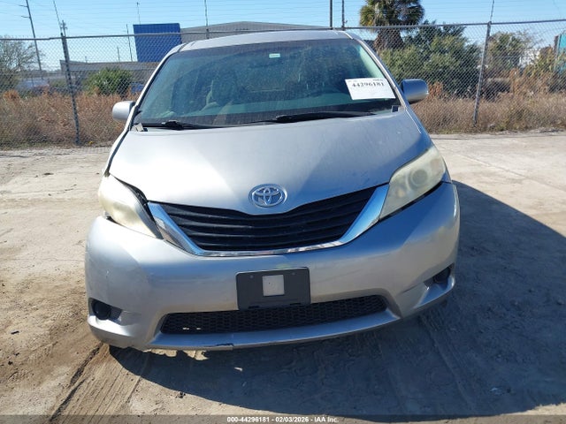 44296181 :رقم المزاد ، 5TDKA3DC4CS015095 vin ، 2012 Toyota Sienna Le 8 Passenger مزاد بيع