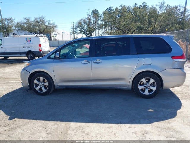 44296181 :رقم المزاد ، 5TDKA3DC4CS015095 vin ، 2012 Toyota Sienna Le 8 Passenger مزاد بيع