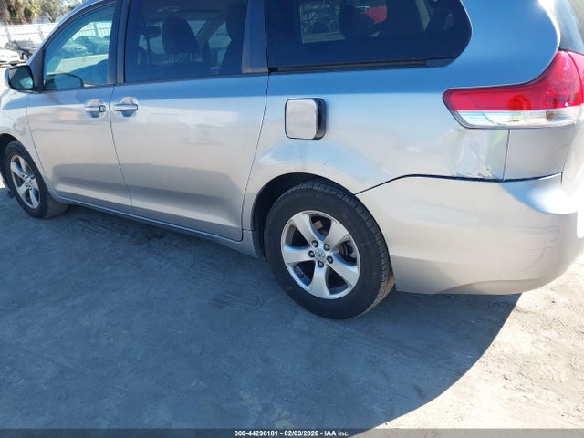 44296181 :رقم المزاد ، 5TDKA3DC4CS015095 vin ، 2012 Toyota Sienna Le 8 Passenger مزاد بيع