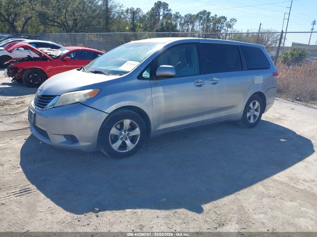 44296181 :رقم المزاد ، 5TDKA3DC4CS015095 vin ، 2012 Toyota Sienna Le 8 Passenger مزاد بيع