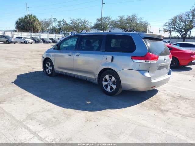44296181 :رقم المزاد ، 5TDKA3DC4CS015095 vin ، 2012 Toyota Sienna Le 8 Passenger مزاد بيع