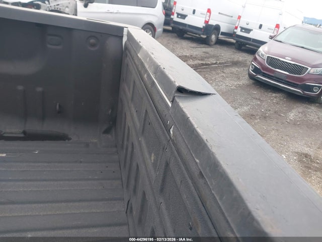 1GCVKREH5JZ294141 Chevrolet Silverado 1500 1lt
