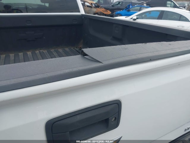 1GCVKREH5JZ294141 Chevrolet Silverado 1500 1lt