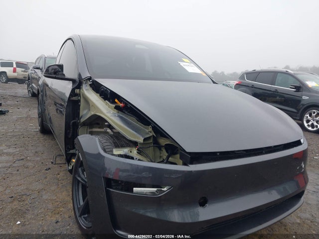 2026 TESLA MODEL Y 7SAYGDEE1TA587485 Photo 5