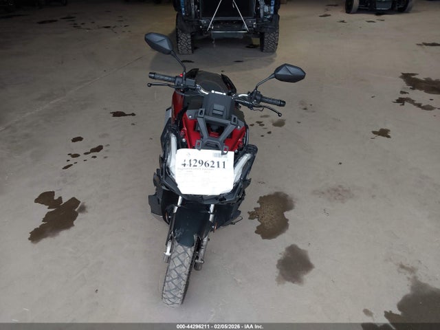 2024 HONDA ADV160 MLHKF5459R5001400 Photo 4