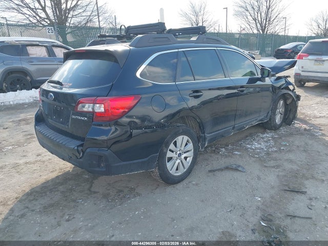 Subaru Outback 2.5i Premium 2018 4S4BSACC5J3261893 Image 4