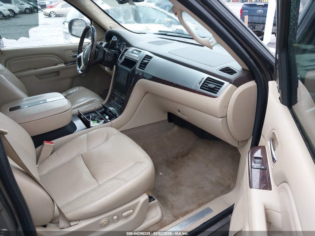 2011 CADILLAC ESCALADE ESV 1GYS4HEF2BR178994 Photo 4