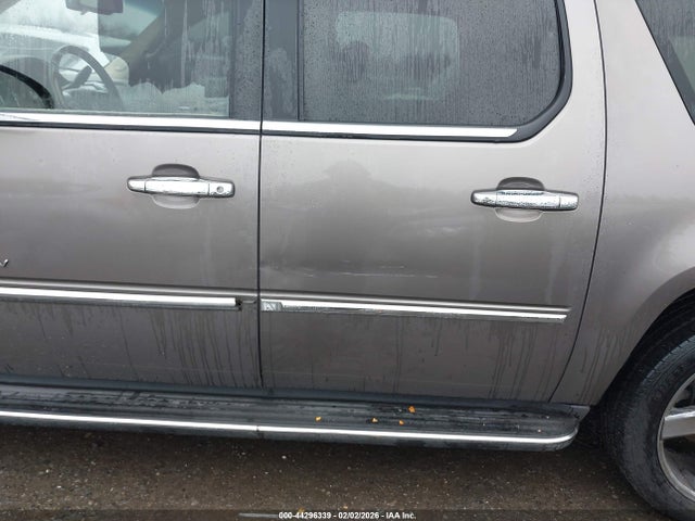 2011 CADILLAC ESCALADE ESV 1GYS4HEF2BR178994 Photo 5