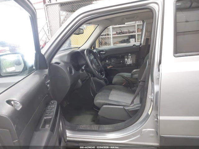 1C4NJRBB3GD757547 Jeep Patriot Sport