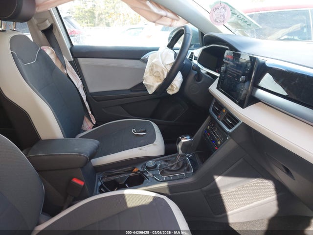 44296429 :رقم المزاد ، 3VVVC7B2XSM010587 vin ، 2025 Volkswagen Taos 1.5t Se مزاد بيع