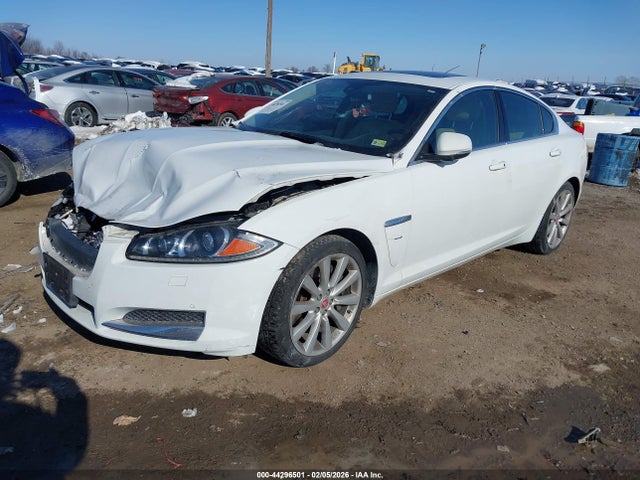 2014 JAGUAR XF SAJWJ0EF2E8U26710 Photo 1