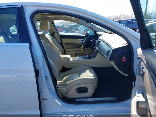 2014 JAGUAR XF SAJWJ0EF2E8U26710 Photo 4