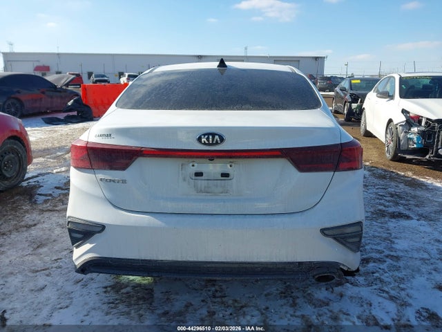 44296510 :رقم المزاد ، 3KPF24AD4ME411086 vin ، 2021 Kia Forte Lxs مزاد بيع