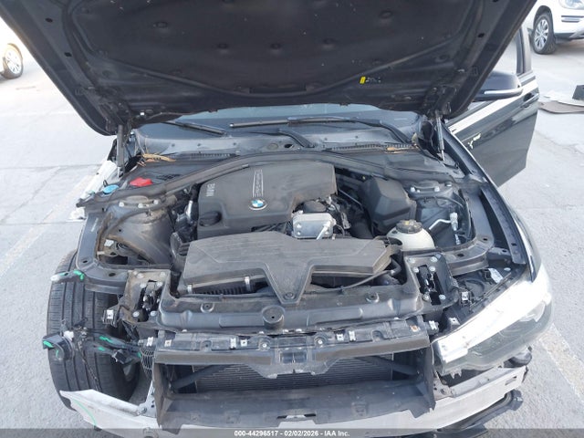 WBA8E1G57HNU14075 BMW 320i