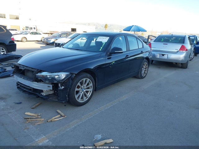 WBA8E1G57HNU14075 BMW 320i