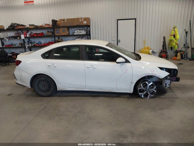 Продажа на аукционе авто 2021 Kia Forte Lxs, vin: 3KPF24AD1ME313424, номер лота: 44296518