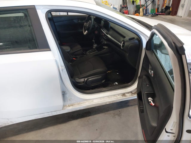 Продажа на аукционе авто 2021 Kia Forte Lxs, vin: 3KPF24AD1ME313424, номер лота: 44296518