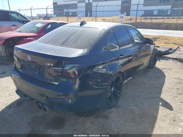 2015 BMW M3 WBS3C9C56FP803789 Photo 3