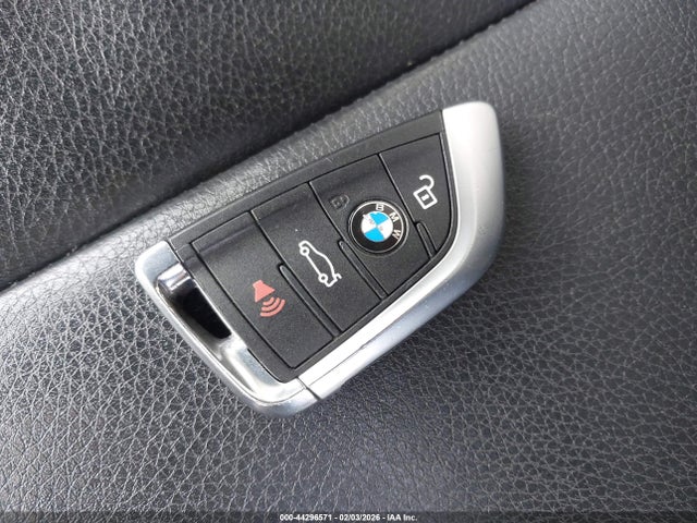 2016 BMW X1 WBXHT3Z37G4A51769 Photo 10