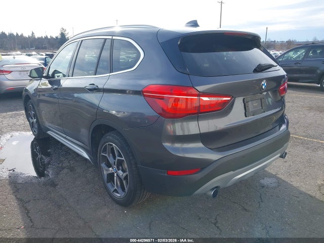 2016 BMW X1 WBXHT3Z37G4A51769 Photo 2