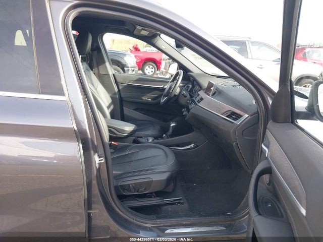 2016 BMW X1 WBXHT3Z37G4A51769 Photo 4