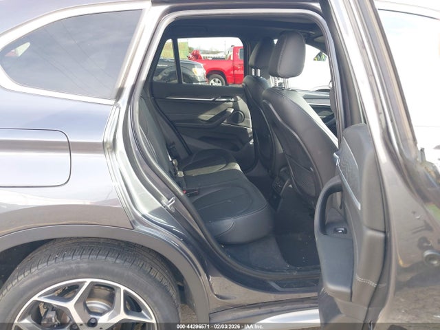 2016 BMW X1 WBXHT3Z37G4A51769 Photo 7