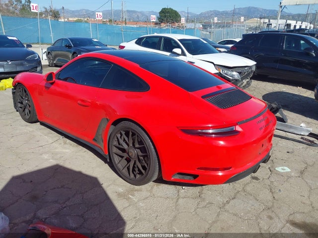 2018 PORSCHE 911 WP0AB2A92JS123103 Photo 2