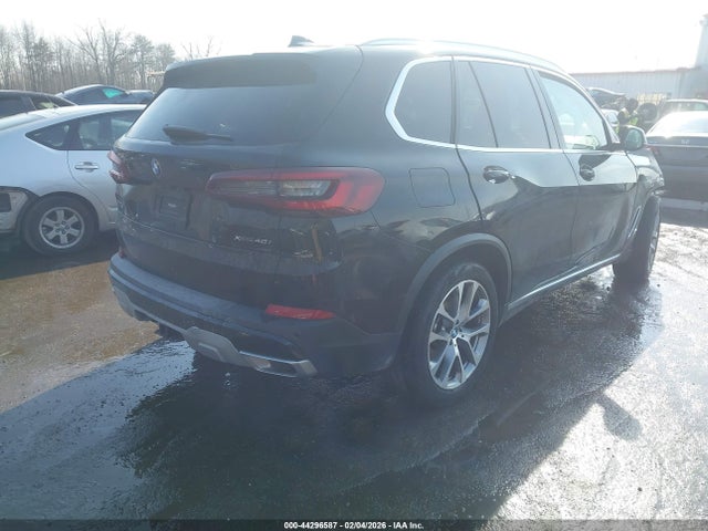 2023 BMW X5 5UXCR6C04P9P94183 Photo 3
