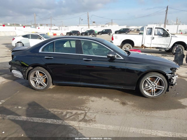 Mercedes-Benz E 300 2018 WDDZF4JB6JA448094 Image 14