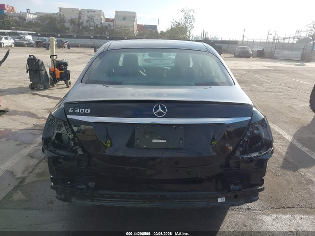 Mercedes-Benz E 300 2018 WDDZF4JB6JA448094 Image 17
