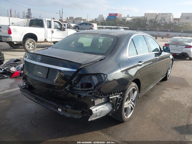 Mercedes-Benz E 300 2018 WDDZF4JB6JA448094 Image 4