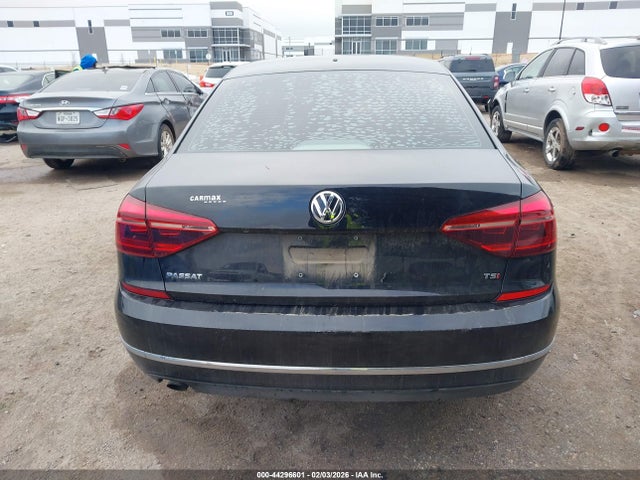 44296601 :رقم المزاد ، 1VWAA7A31JC016790 vin ، 2018 Volkswagen Passat 2.0t R-line/2.0t S مزاد بيع