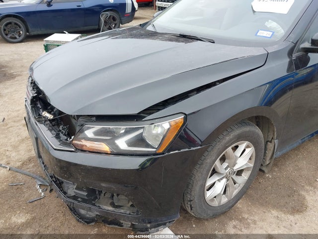 2018 VOLKSWAGEN PASSAT 1VWAA7A31JC016790 Photo 5