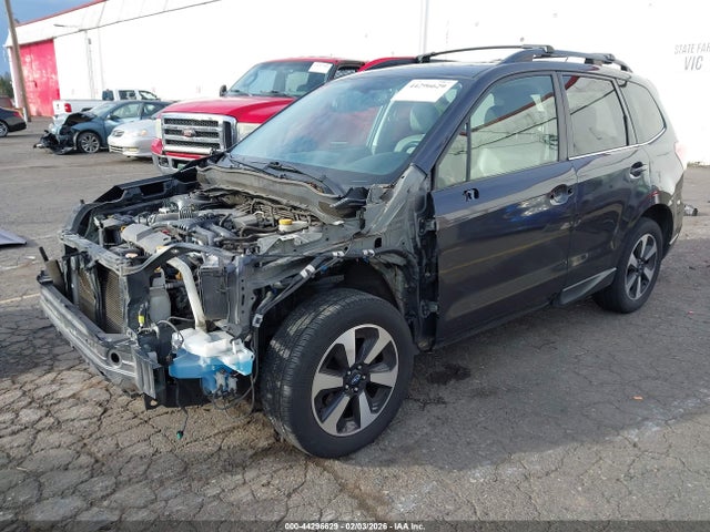 Subaru Forester 2.5i Limited 2015 JF2SJAHC8FH832675 Image 2