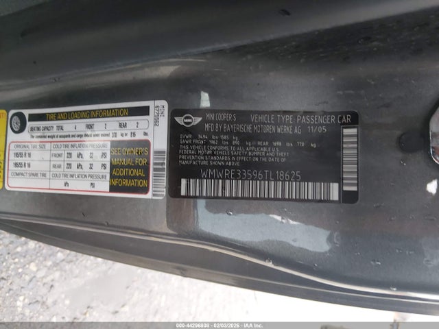 2006 MINI COOPER S WMWRE33596TL18625 Photo 8