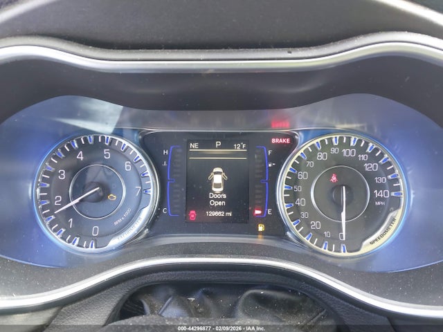 2016 Chrysler 200 Limited მანქანა იყიდება აუქციონზე, vin: 1C3CCCAB7GN143759, აუქციონის ნომერი: 44296877