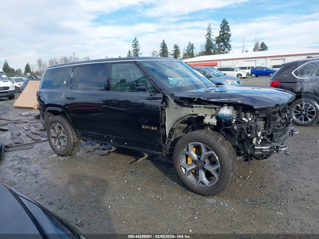 Rivian R1s Adventure 2023 7PDSGABA9PN013254 Image 14