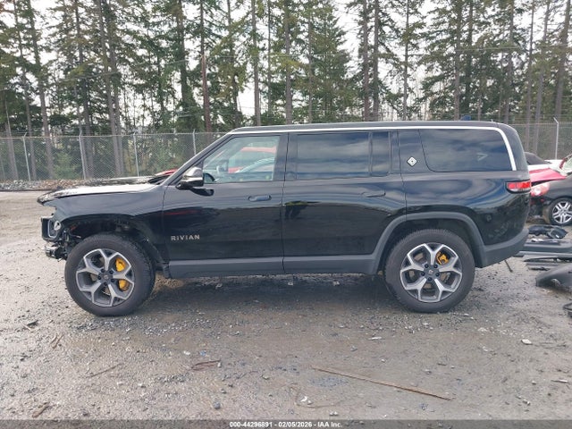 Rivian R1s Adventure 2023 7PDSGABA9PN013254 Image 15