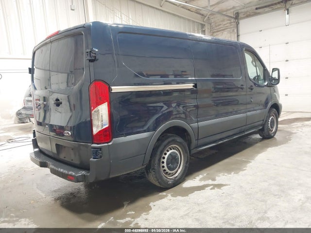 Ford Transit-150 2015 1FTNE1YM7FKB30214 Image 4