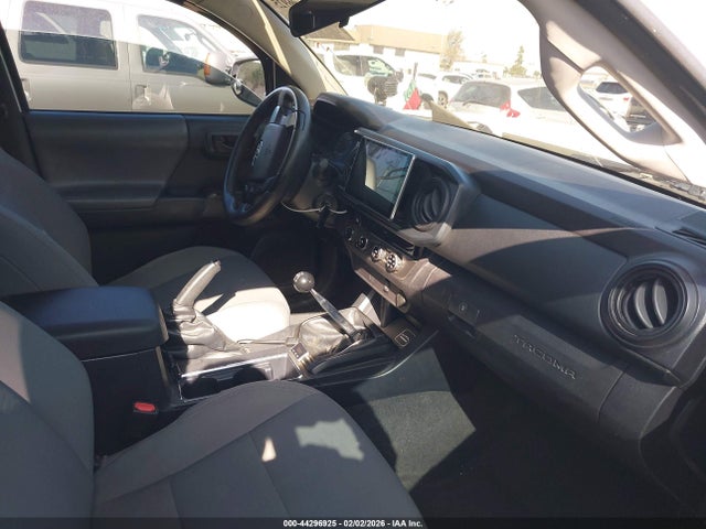5TFSX5EN5HX056587 Toyota Tacoma Sr