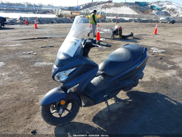 MLCCH41A2N1600429 Suzuki UH200